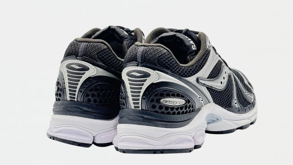 Saucony Triumph 4 "Black Silver"