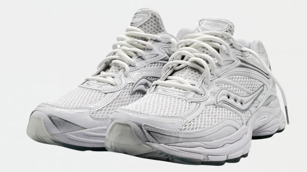 Saucony Omni 9 Socktop "Triple White"