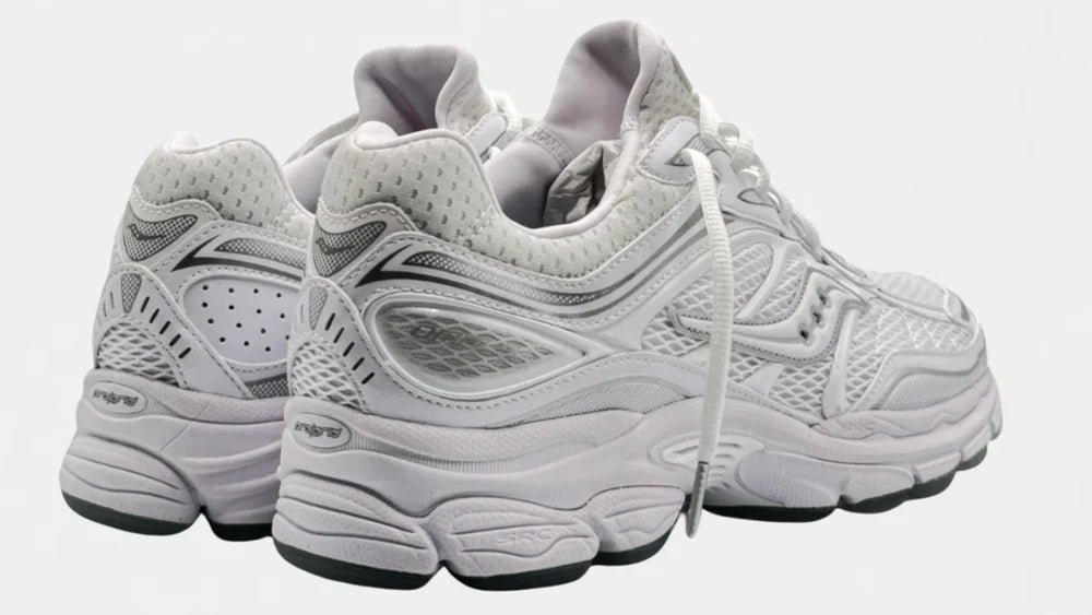 Saucony Omni 9 Socktop "Triple White"